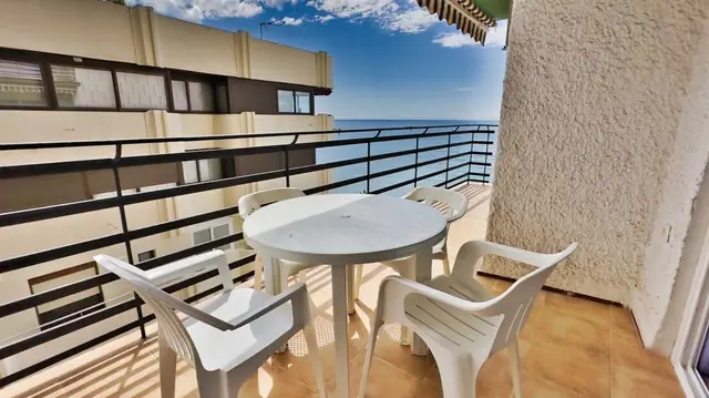 Mediterráneo 408, estudio frente al mar