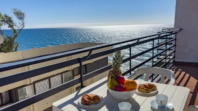 Mediterráneo 6-9, estudio frente al mar