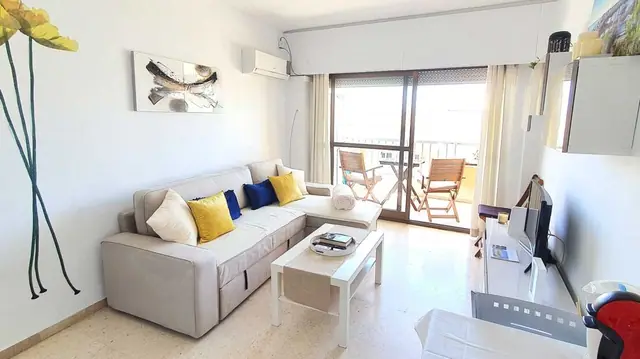 Neptuno 10, estudio con vistas al mar