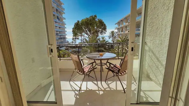Skol 339, apartamento frente al mar